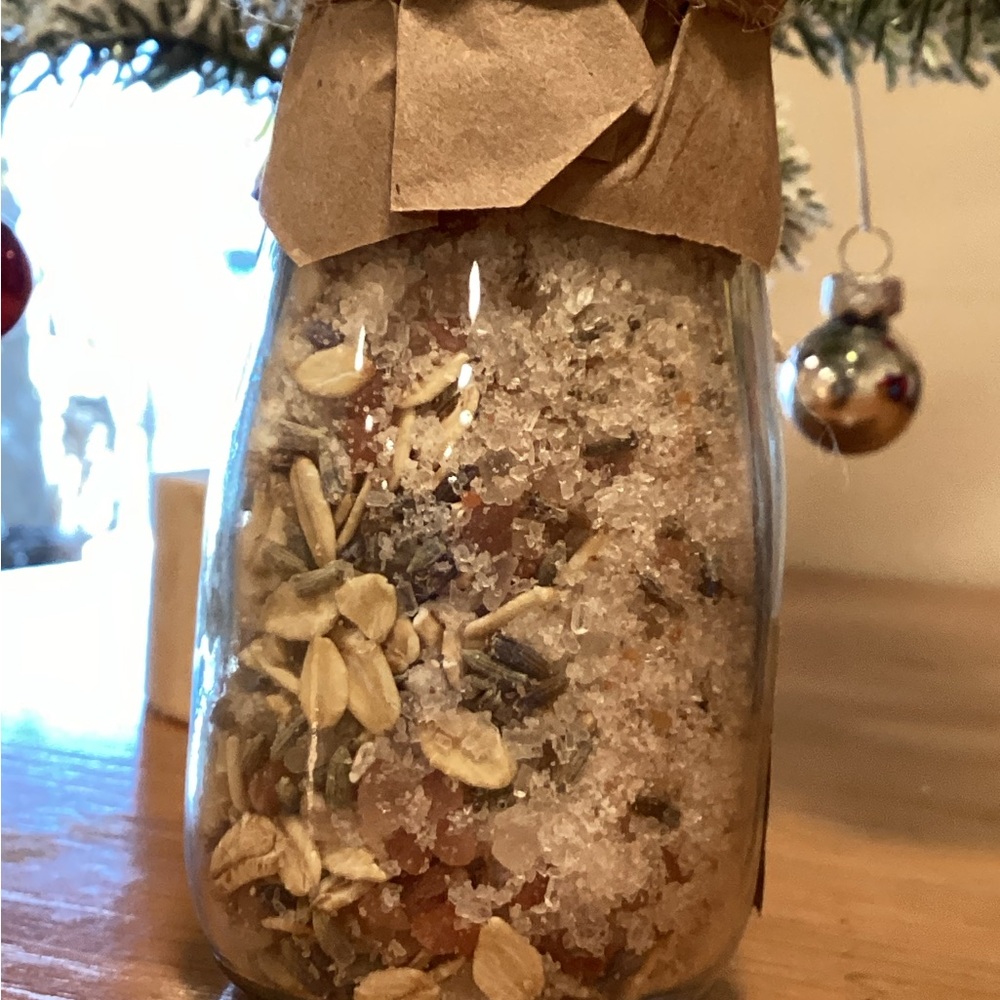 Handcrafted bath salts Relaxing Lavender Organic Bath Salts - Picture 3 of 8